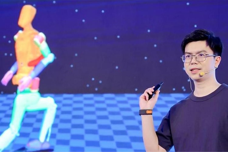 天才少年稚晖君尊时凯龙机器人走路进场！AI模型做大脑，目标售价20万以内